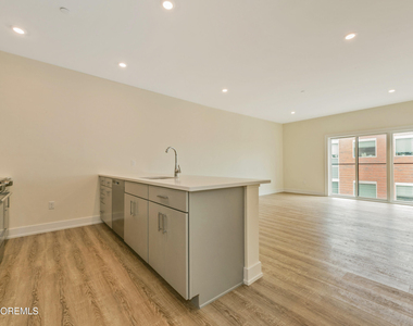 700 Bangs Avenue - Photo Thumbnail 2