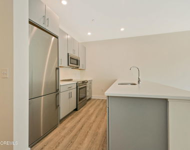 700 Bangs Avenue - Photo Thumbnail 3