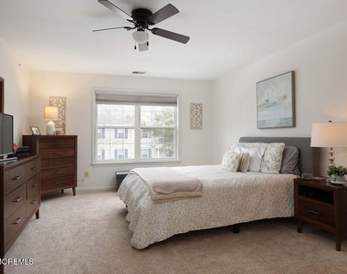 1015 Wedgewood Circle - Photo Thumbnail 14