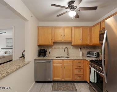 1015 Wedgewood Circle - Photo Thumbnail 10