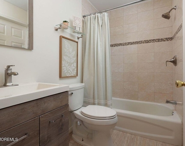 1015 Wedgewood Circle - Photo Thumbnail 18