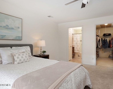 1015 Wedgewood Circle - Photo Thumbnail 12