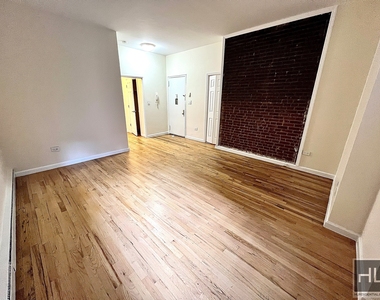 West 73 Street - Photo Thumbnail 1