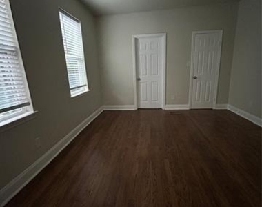 1123 Kings Highway - Photo Thumbnail 4