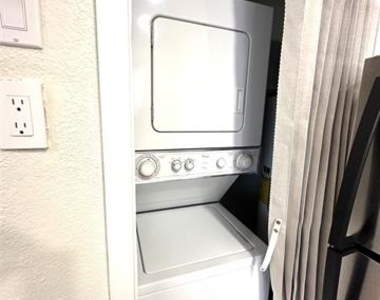 1600 Pecan Chase Circle - Photo Thumbnail 5