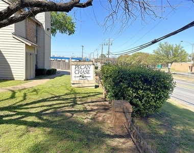 1600 Pecan Chase Circle - Photo Thumbnail 13
