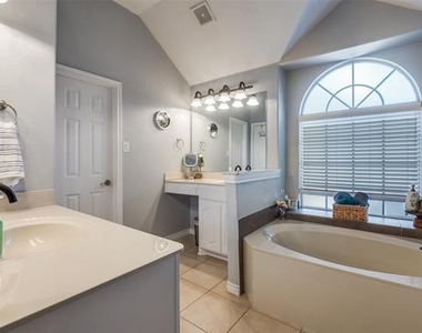 2731 Vela - Photo Thumbnail 20