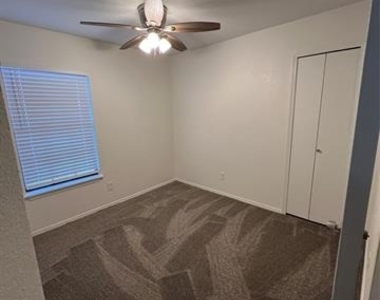 3045 Navarro Lane - Photo Thumbnail 8