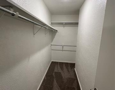 3045 Navarro Lane - Photo Thumbnail 10