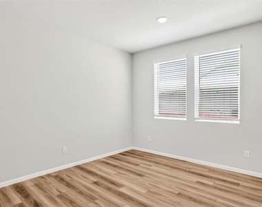 736 Portina Drive - Photo Thumbnail 28