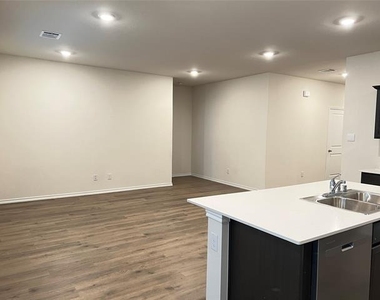 13156 Sanctuary Drive - Photo Thumbnail 6