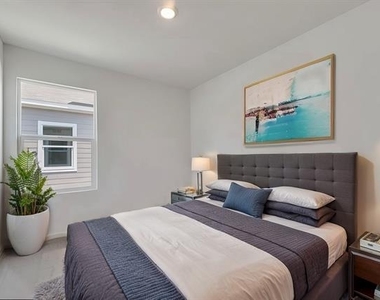 926 Wood Stork Way - Photo Thumbnail 8