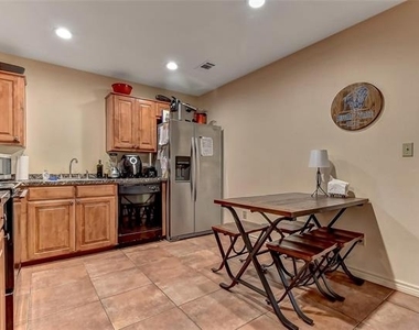502 E Hughes Street - Photo Thumbnail 13