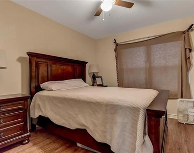 502 E Hughes Street - Photo Thumbnail 8