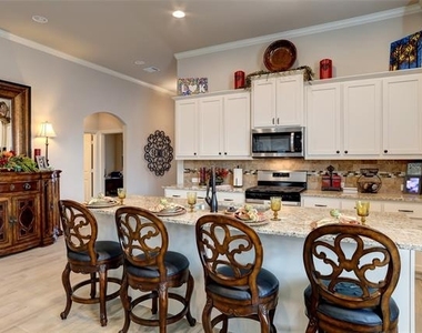 207 Michael Drive - Photo Thumbnail 8