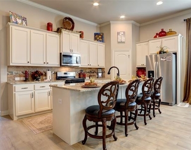 207 Michael Drive - Photo Thumbnail 7