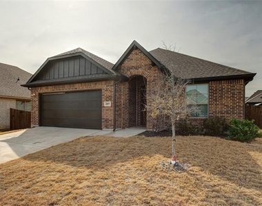 207 Michael Drive - Photo Thumbnail 1