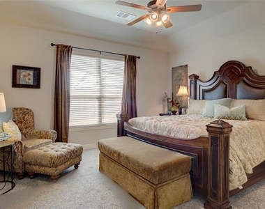 207 Michael Drive - Photo Thumbnail 13
