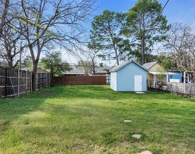 3024 Carnation Avenue - Photo Thumbnail 5