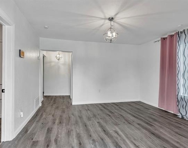 3024 Carnation Avenue - Photo Thumbnail 21