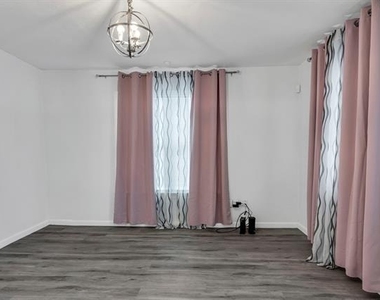 3024 Carnation Avenue - Photo Thumbnail 20