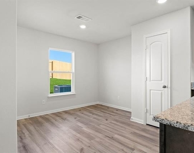 6324 Crosswood Lane - Photo Thumbnail 6