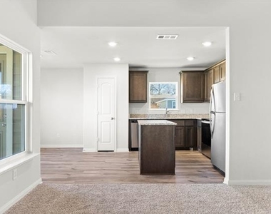 6324 Crosswood Lane - Photo Thumbnail 7