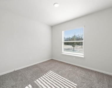 6324 Crosswood Lane - Photo Thumbnail 12
