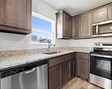 6324 Crosswood Lane - Photo Thumbnail 4