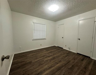 833 White Rock Street - Photo Thumbnail 5