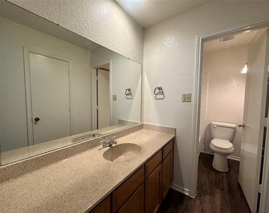 833 White Rock Street - Photo Thumbnail 14
