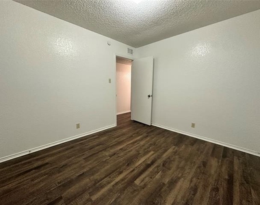 833 White Rock Street - Photo Thumbnail 7