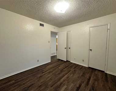 833 White Rock Street - Photo Thumbnail 6