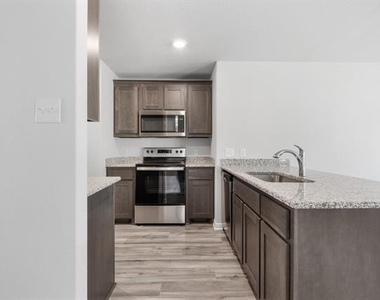 6318 Crosswood Lane - Photo Thumbnail 5