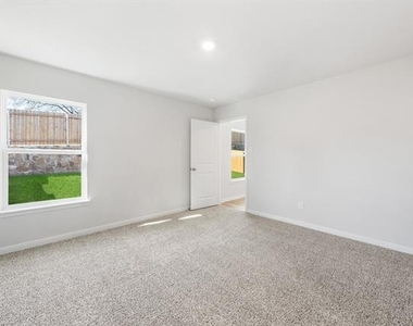 6318 Crosswood Lane - Photo Thumbnail 12