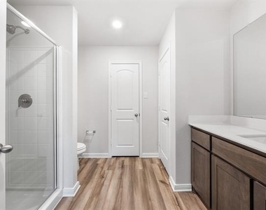 6318 Crosswood Lane - Photo Thumbnail 14
