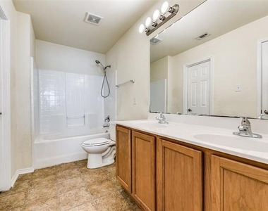 15407 Dorothy Nell Drive - Photo Thumbnail 7