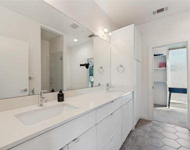 2630 Calvin Street - Photo Thumbnail 9