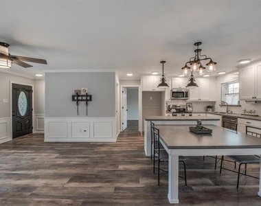301 Cherry Street - Photo Thumbnail 4
