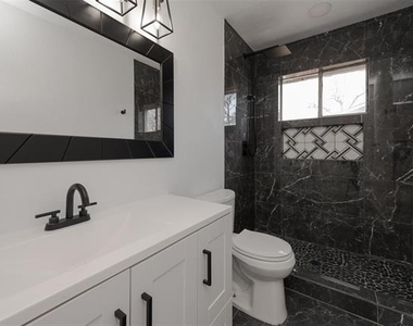 713 Sun Valley Drive - Photo Thumbnail 15