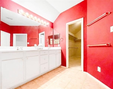 2712 Hereford Road - Photo Thumbnail 25