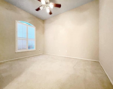 2712 Hereford Road - Photo Thumbnail 7
