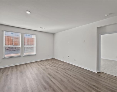 664 Jupe Way - Photo Thumbnail 15