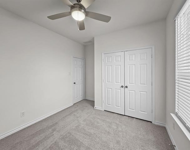 664 Jupe Way - Photo Thumbnail 6