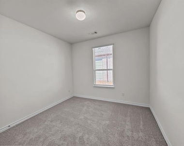 664 Jupe Way - Photo Thumbnail 10