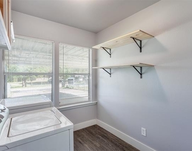 5036 Westway Drive - Photo Thumbnail 9