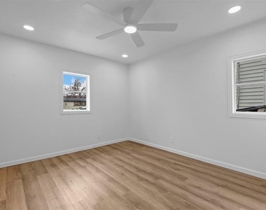 5832 Tracyne Drive - Photo Thumbnail 17