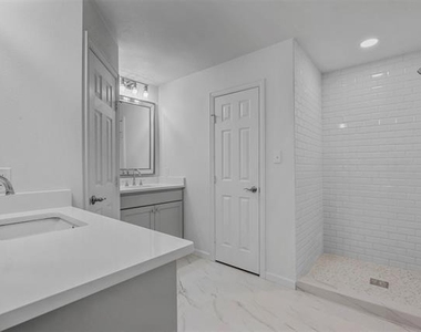 5832 Tracyne Drive - Photo Thumbnail 21