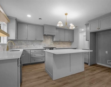 5832 Tracyne Drive - Photo Thumbnail 5