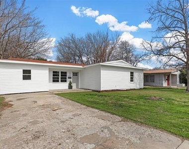 5832 Tracyne Drive - Photo Thumbnail 1